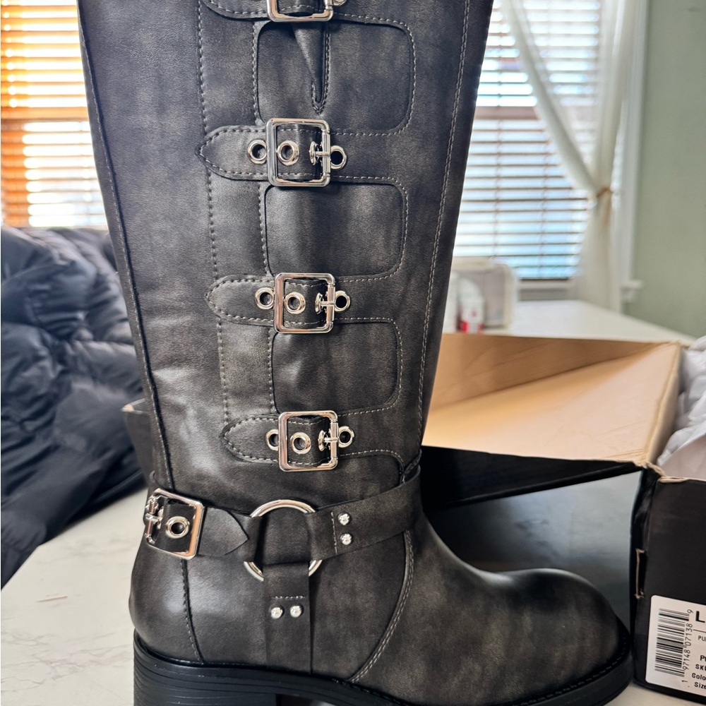 Shoedazzle boots.
